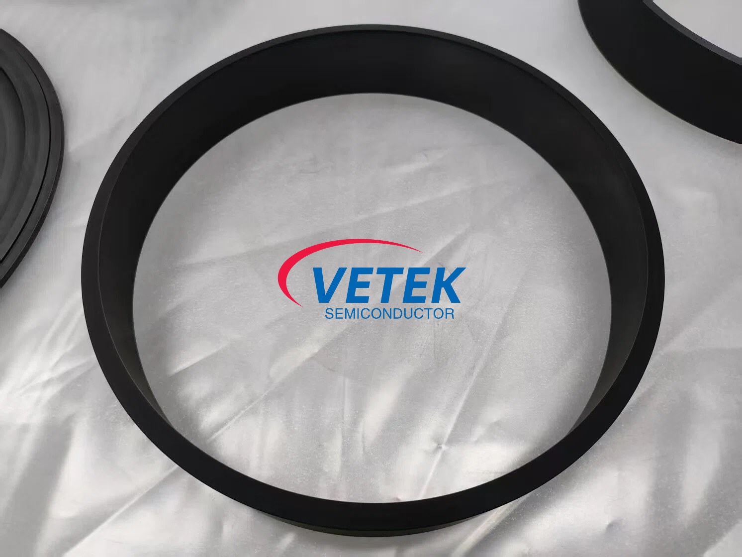 Pyrolytic Carbon (PyC) Coated Graphite Rings: ການປັບປຸງຄວາມຫນ້າເຊື່ອຖືໃນການຜະລິດ Semiconductor ທີ່ມີອຸນຫະພູມສູງ