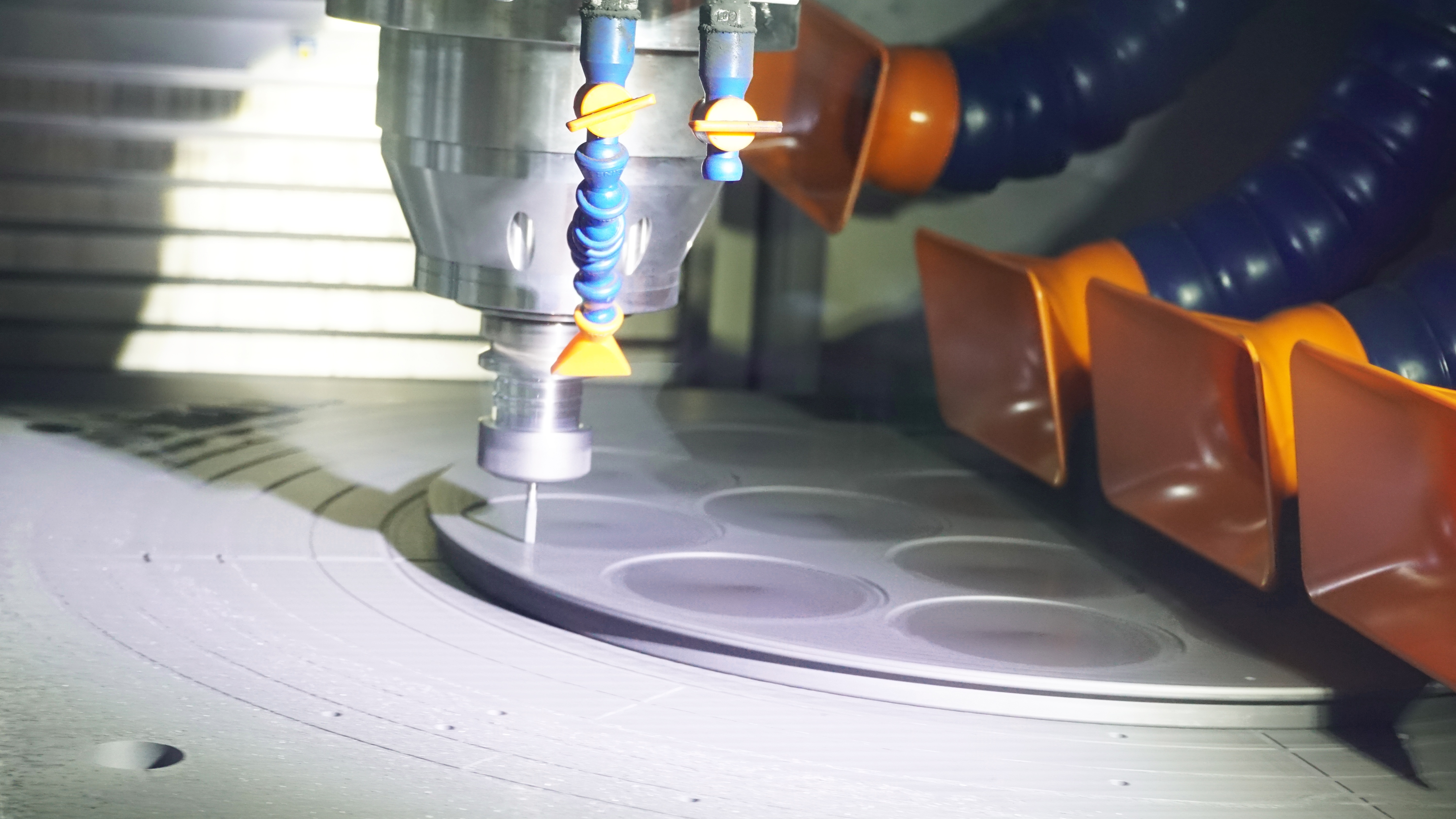 ພາຍໃນກອງປະຊຸມ VETEK CNC Precision Machining: ການກໍ່ສ້າງພື້ນຖານຂອງອົງປະກອບ Semiconductor ທີ່ມີຄວາມບໍລິສຸດສູງ